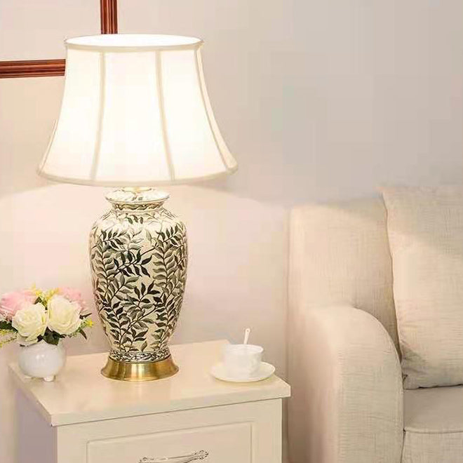 Traditional Vintage Vase Shaped Fabric Ceramic 1-Light Table Lamp For Bedroom