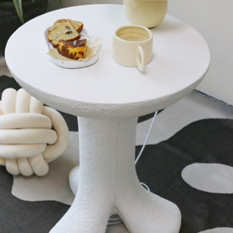 Modern Art Deco Sausage Legs Round Tabletop Magnesium Oxide Side Table 3-Leg For Living Room