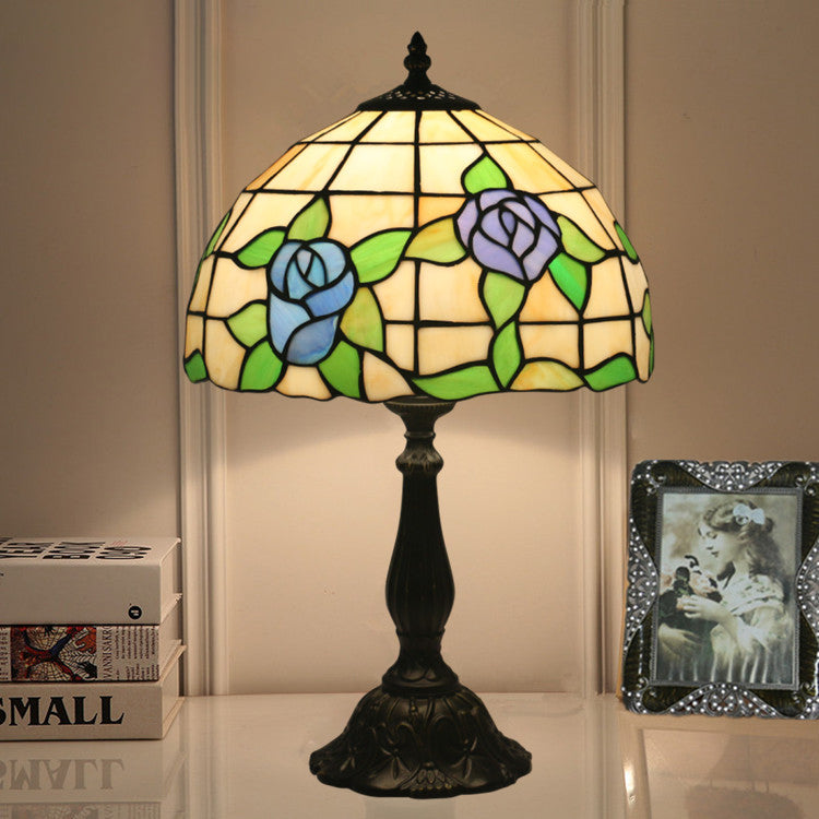 Traditional Tiffany Round Dome Flower Zinc Alloy Base Stained Glass 1-Light Table Lamp For Bedroom