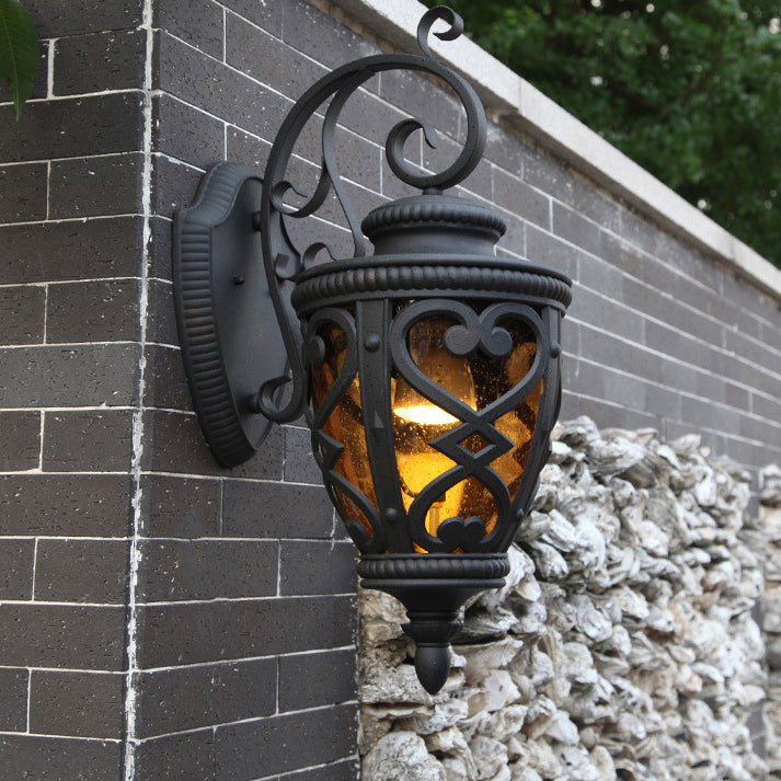 Traditional European Lantern Shaped Aluminum Glass 1-Light Outdoor Wall Sconce Lamp For Garden