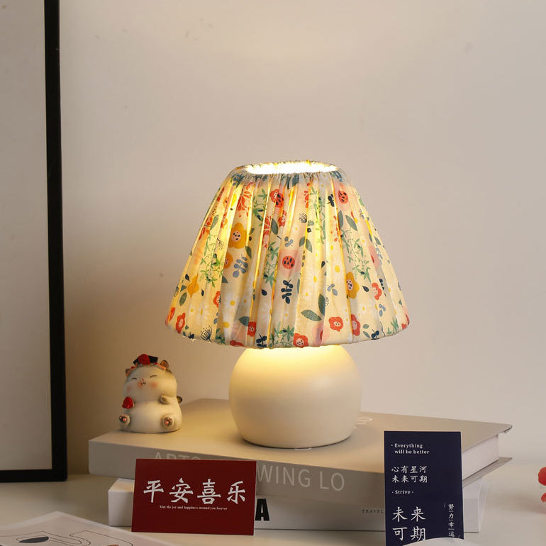 Traditional European Pastoral Floral Pattern Fabric Shade Ceramic Round Base 1-Light Table Lamp For Bedroom